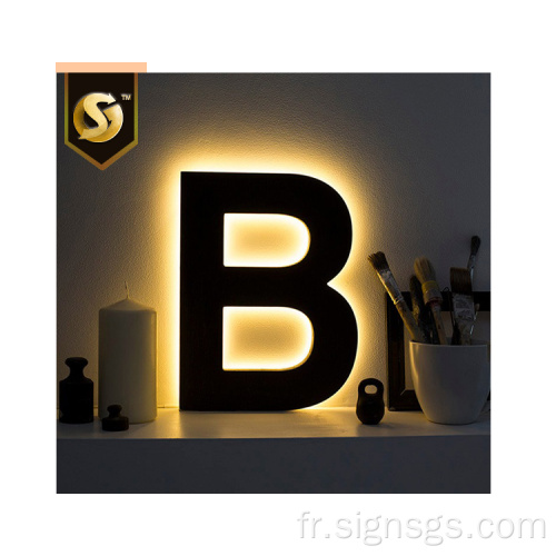 Boîte lumineuse personnalisée avec lettres